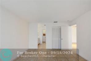 Active With Contract: $1,850 (2 beds, 2 baths, 890 Square Feet)