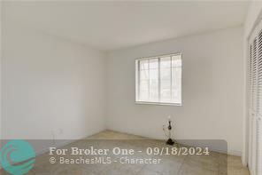 Active With Contract: $1,850 (2 beds, 2 baths, 890 Square Feet)