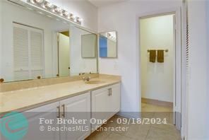 Active With Contract: $1,850 (2 beds, 2 baths, 890 Square Feet)