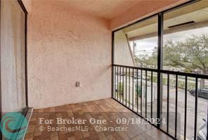 Active With Contract: $1,850 (2 beds, 2 baths, 890 Square Feet)