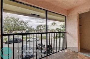 Active With Contract: $1,850 (2 beds, 2 baths, 890 Square Feet)