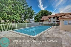 Active With Contract: $1,850 (2 beds, 2 baths, 890 Square Feet)