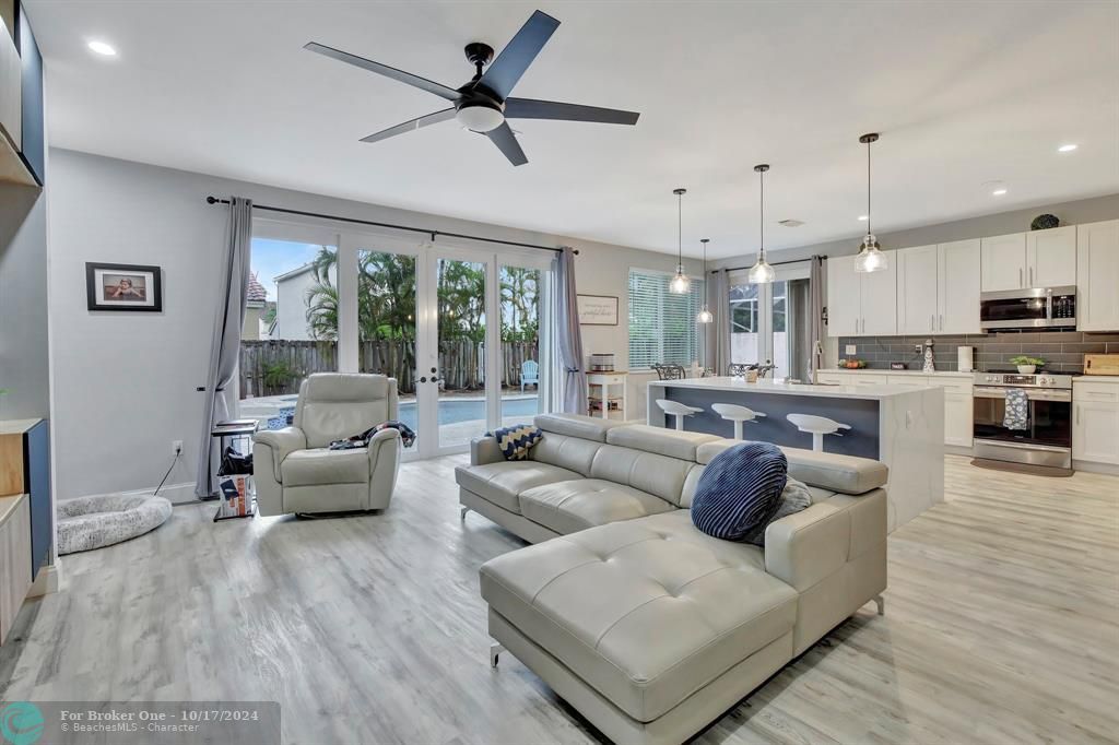 Active With Contract: $840,000 (4 beds, 2 baths, 2880 Square Feet)