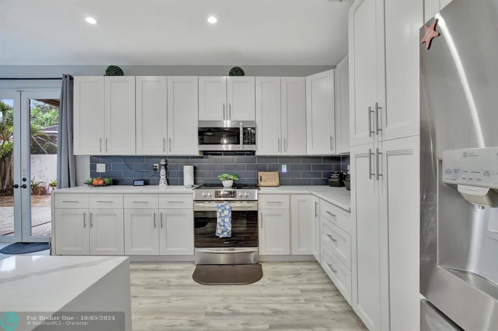 Active With Contract: $840,000 (4 beds, 2 baths, 2880 Square Feet)