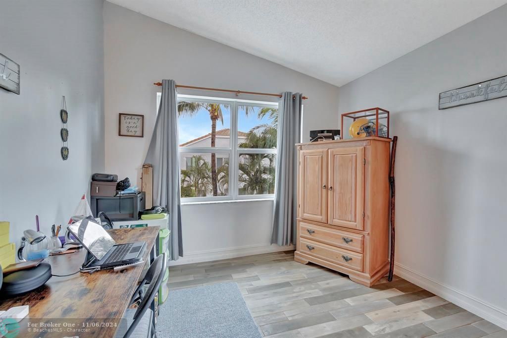 Active With Contract: $840,000 (4 beds, 2 baths, 2880 Square Feet)