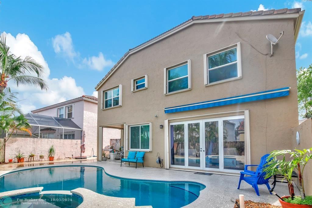 Active With Contract: $840,000 (4 beds, 2 baths, 2880 Square Feet)