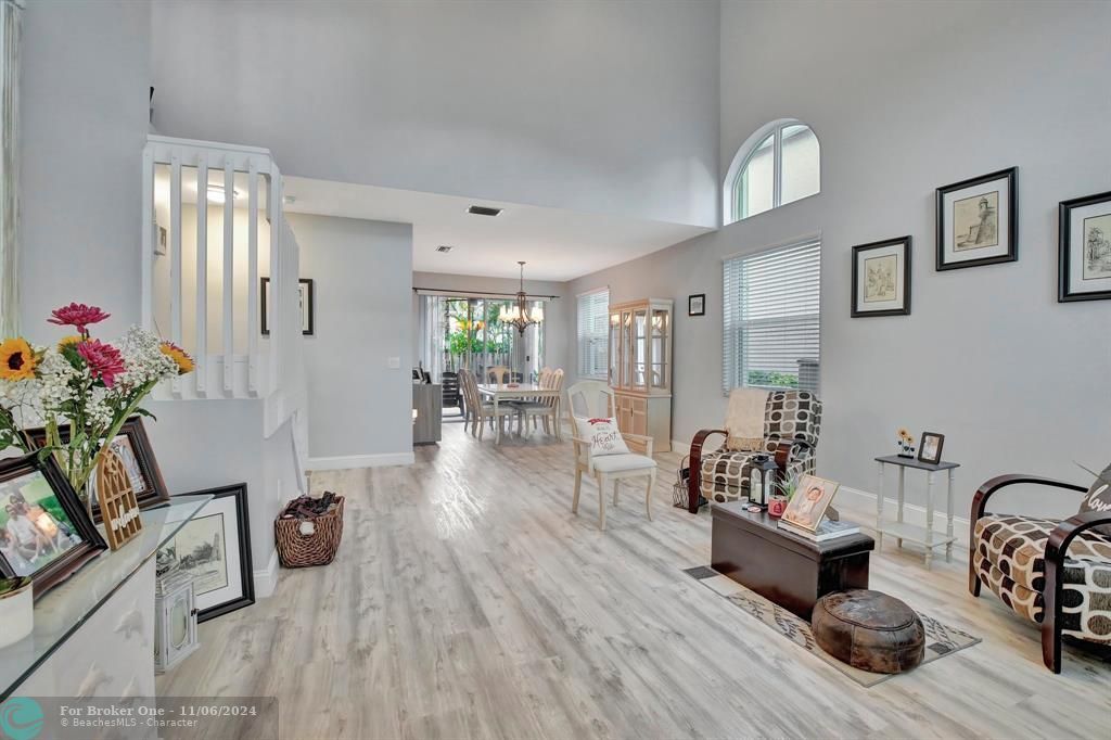 Active With Contract: $840,000 (4 beds, 2 baths, 2880 Square Feet)