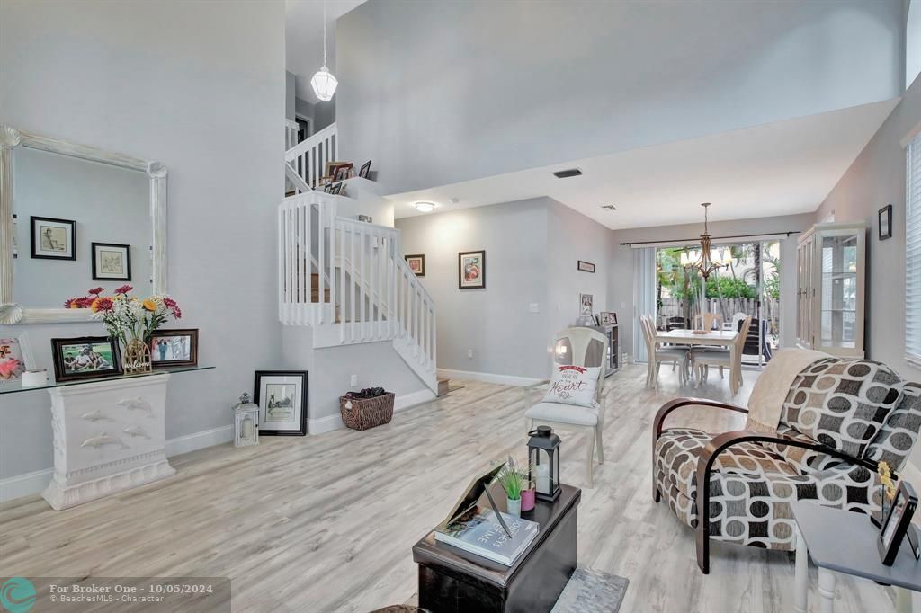 Active With Contract: $840,000 (4 beds, 2 baths, 2880 Square Feet)