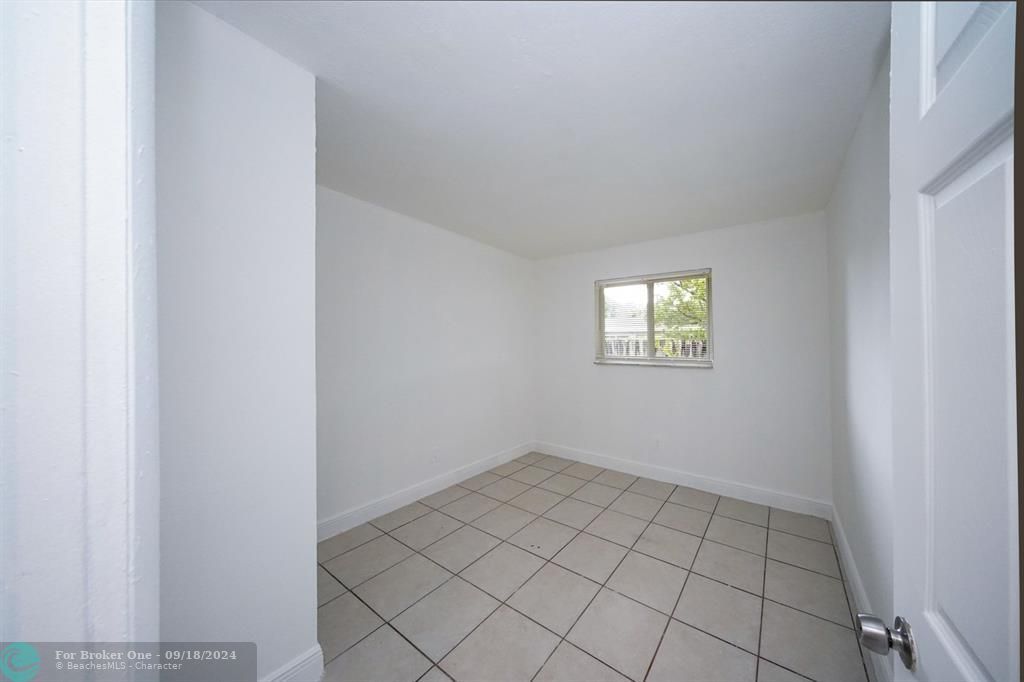 For Rent: $2,095 (2 beds, 1 baths, 2232 Square Feet)