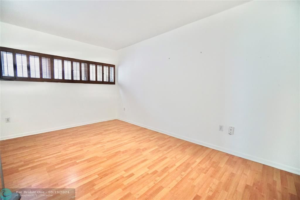 For Rent: $2,300 (2 beds, 2 baths, 1148 Square Feet)