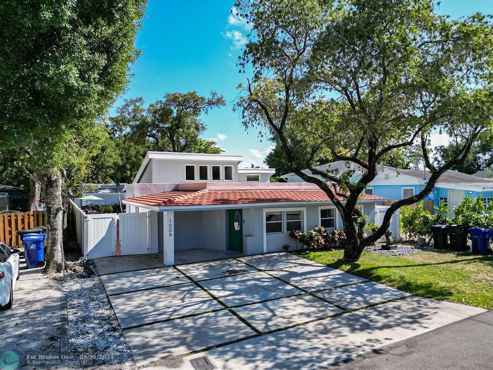 En Venta: $739,000 (4 camas, 4 baños, 2122 Pies cuadrados)