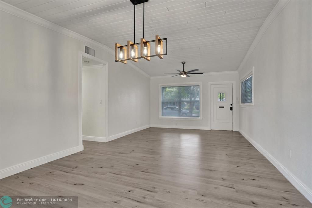 Active With Contract: $575,000 (4 beds, 2 baths, 1433 Square Feet)