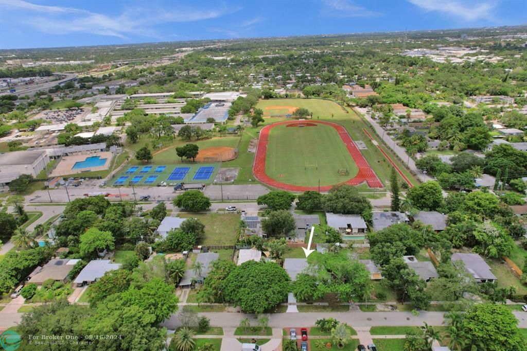 Active With Contract: $575,000 (4 beds, 2 baths, 1433 Square Feet)