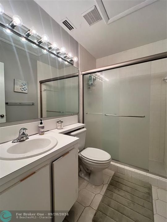 Active With Contract: $2,300 (2 beds, 2 baths, 1370 Square Feet)