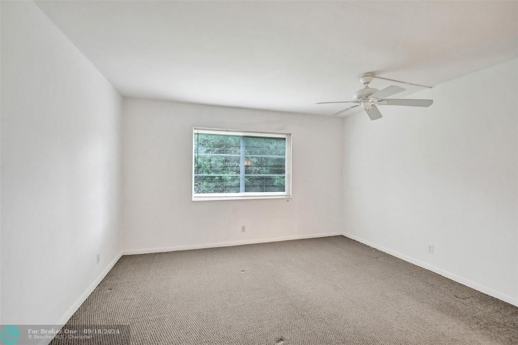 Active With Contract: $159,000 (1 beds, 1 baths, 750 Square Feet)