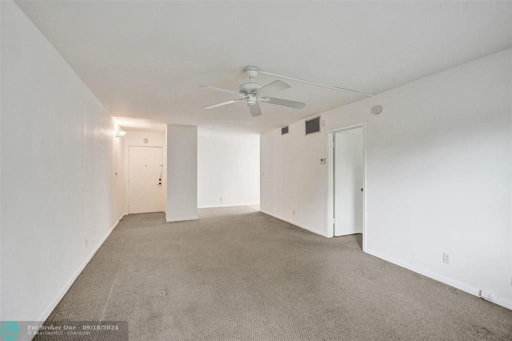 Active With Contract: $159,000 (1 beds, 1 baths, 750 Square Feet)