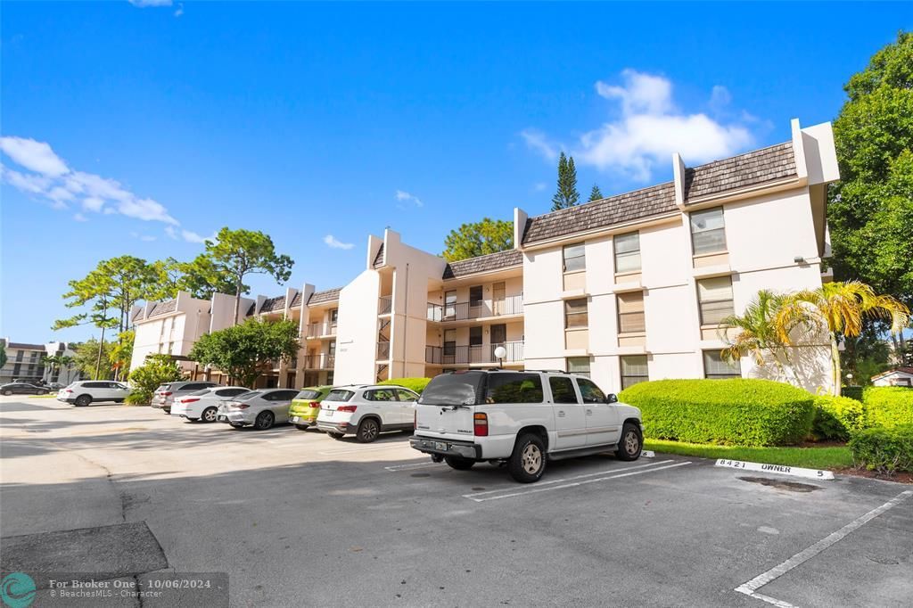 Active With Contract: $235,000 (2 beds, 2 baths, 1068 Square Feet)