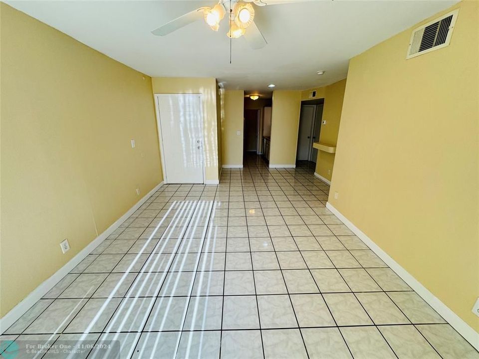 For Rent: $2,000 (2 beds, 2 baths, 900 Square Feet)