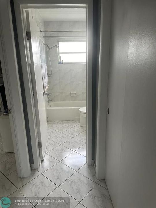 For Sale: $200,000 (1 beds, 1 baths, 640 Square Feet)