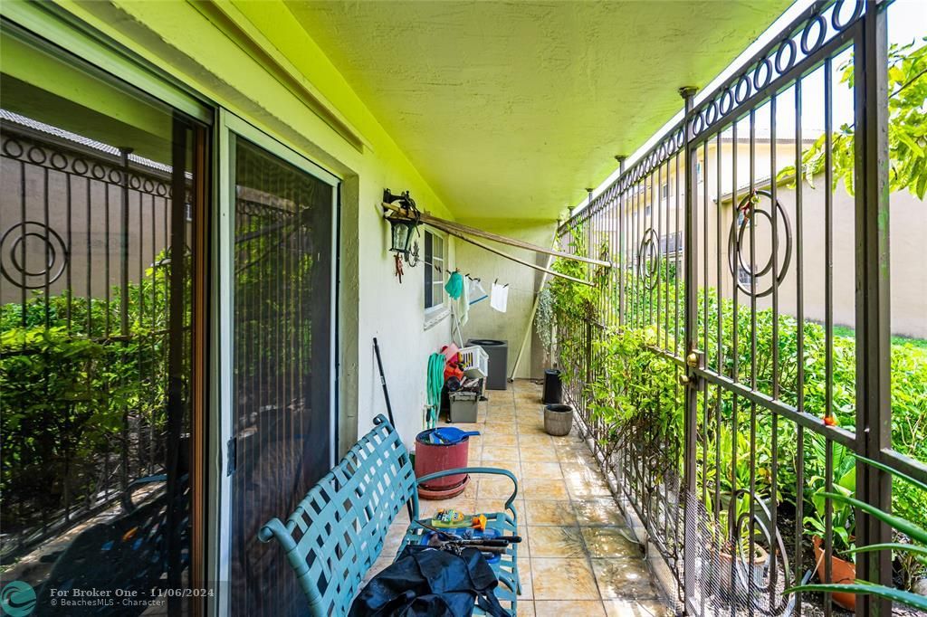 For Sale: $315,000 (2 beds, 2 baths, 1100 Square Feet)