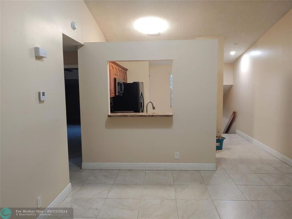 For Sale: $195,000 (2 beds, 2 baths, 965 Square Feet)