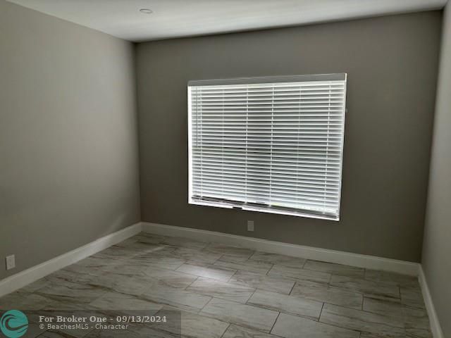 For Rent: $1,750 (1 beds, 1 baths, 1913 Square Feet)