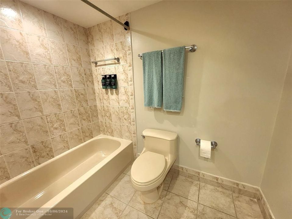 Active With Contract: $3,500 (2 beds, 2 baths, 1200 Square Feet)