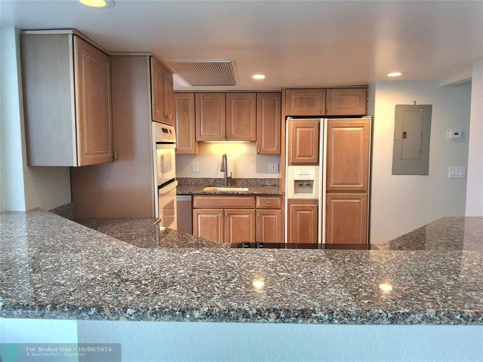 Active With Contract: $3,500 (2 beds, 2 baths, 1200 Square Feet)