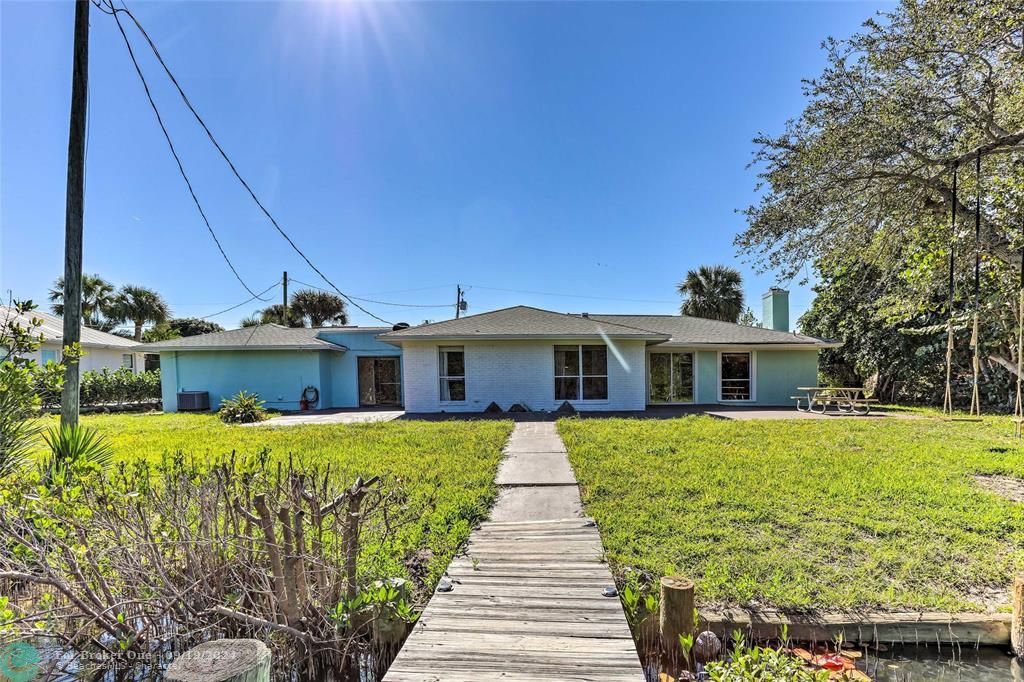 For Sale: $679,000 (3 beds, 2 baths, 1707 Square Feet)