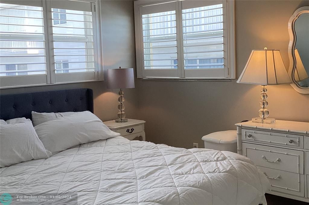 Active With Contract: $3,300 (2 beds, 2 baths, 1070 Square Feet)