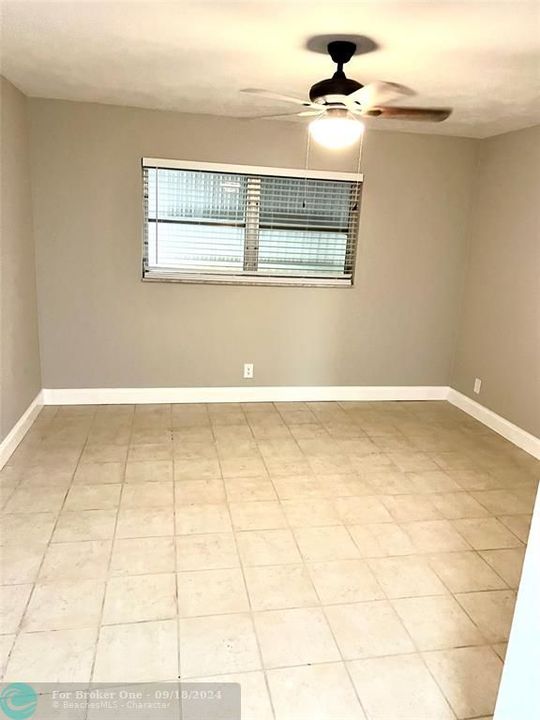 For Rent: $1,725 (1 beds, 1 baths, 748 Square Feet)