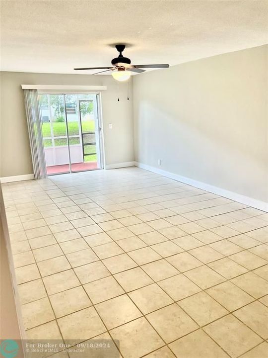 For Rent: $1,725 (1 beds, 1 baths, 748 Square Feet)