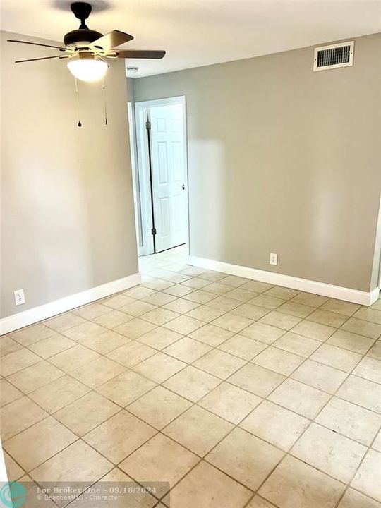 For Rent: $1,725 (1 beds, 1 baths, 748 Square Feet)