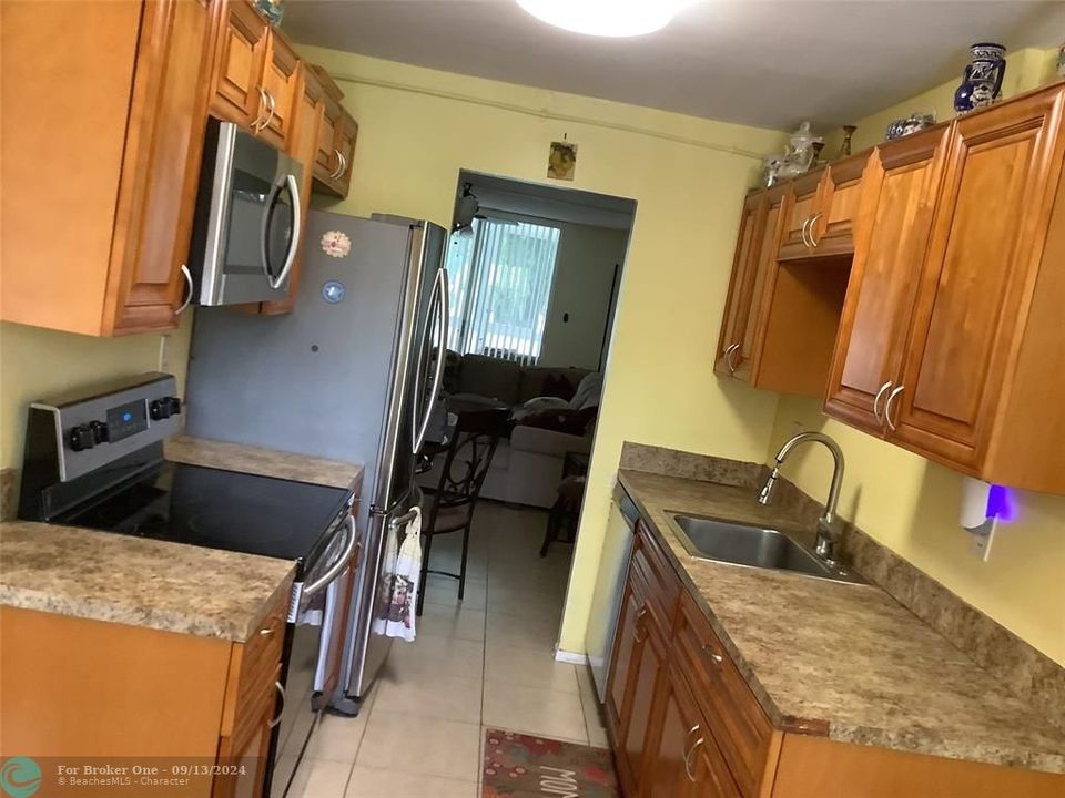 For Sale: $159,000 (2 beds, 2 baths, 960 Square Feet)