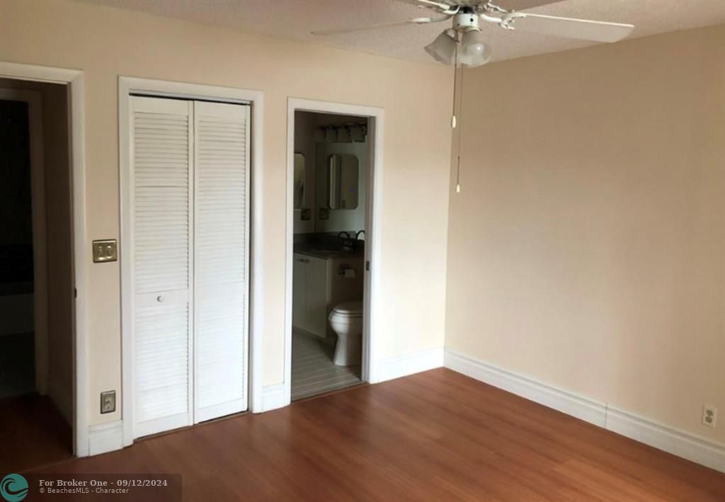 For Rent: $2,250 (2 beds, 2 baths, 908 Square Feet)