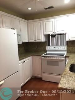 For Rent: $2,250 (2 beds, 2 baths, 908 Square Feet)