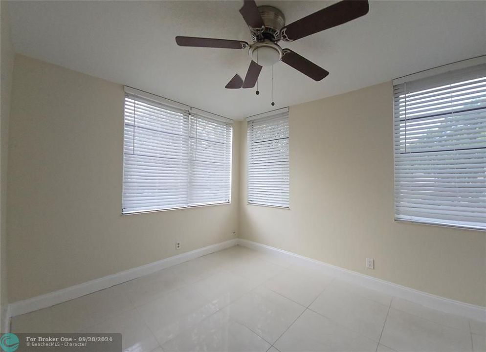 Active With Contract: $2,700 (3 beds, 2 baths, 1170 Square Feet)