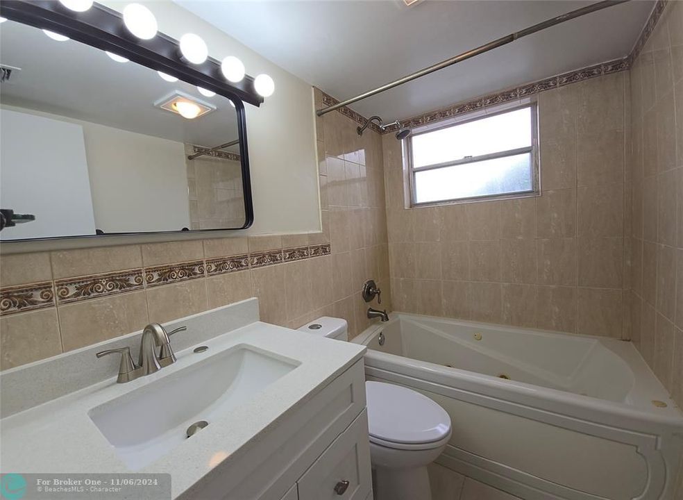 Active With Contract: $2,700 (3 beds, 2 baths, 1170 Square Feet)