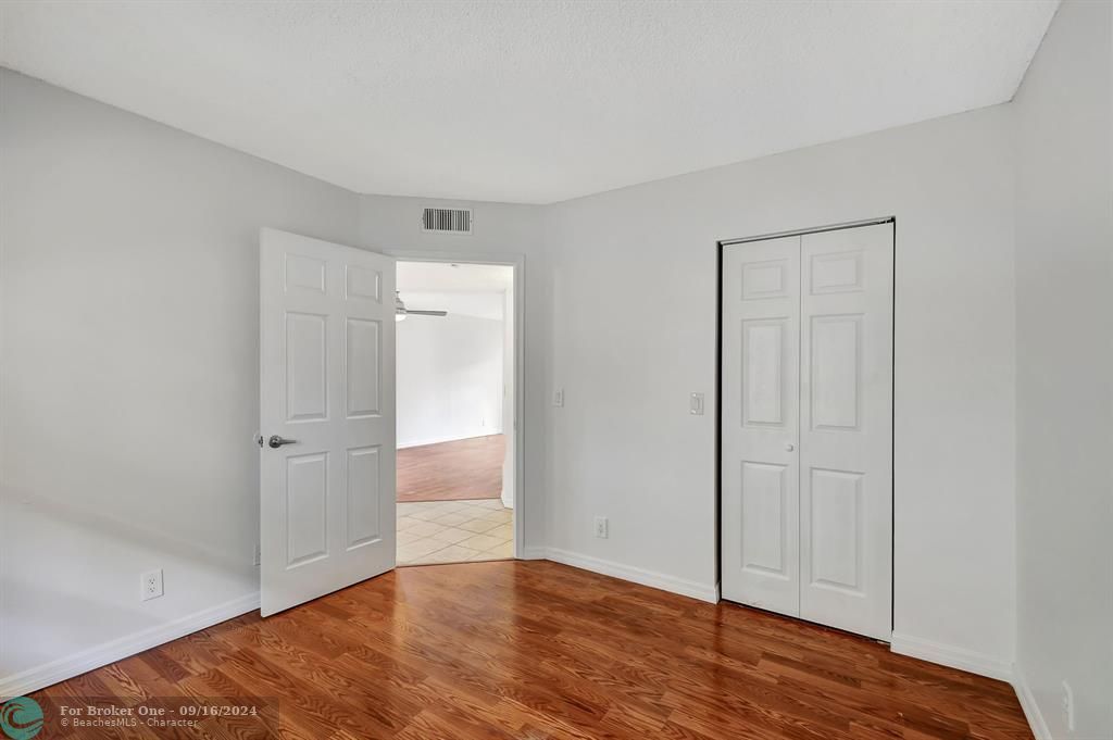 Active With Contract: $1,900 (2 beds, 2 baths, 920 Square Feet)