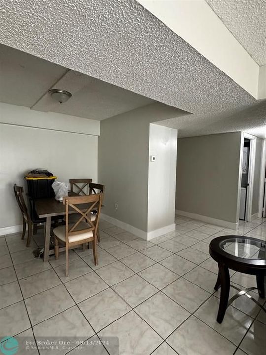 For Sale: $157,900 (2 beds, 2 baths, 1116 Square Feet)