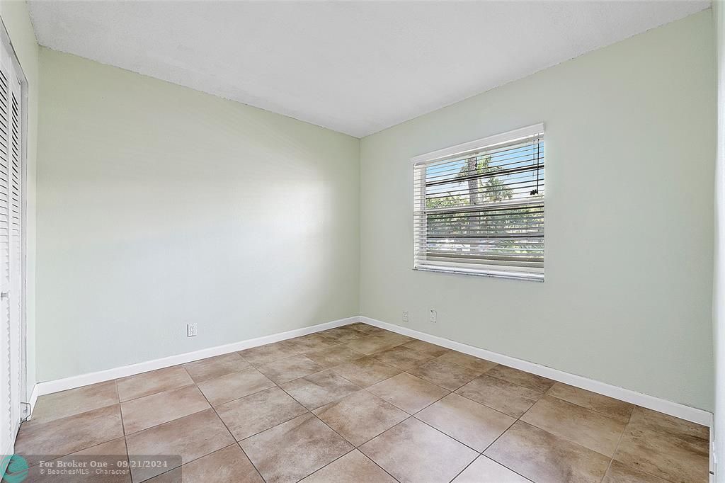 For Sale: $255,500 (2 beds, 2 baths, 815 Square Feet)