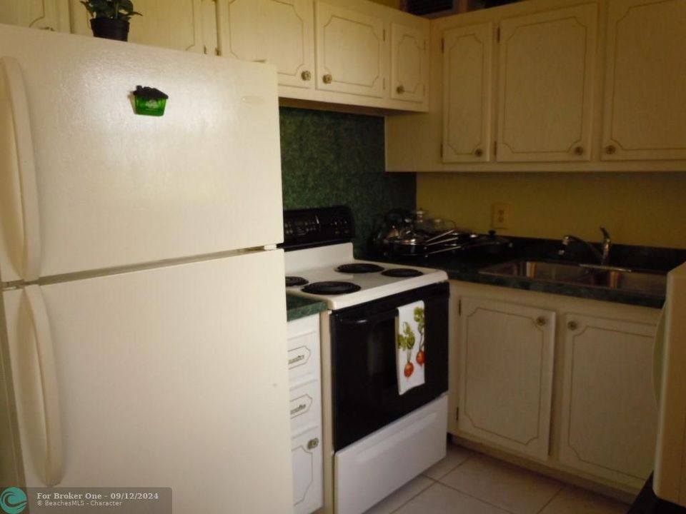 For Rent: $3,300 (2 beds, 1 baths, 0 Square Feet)