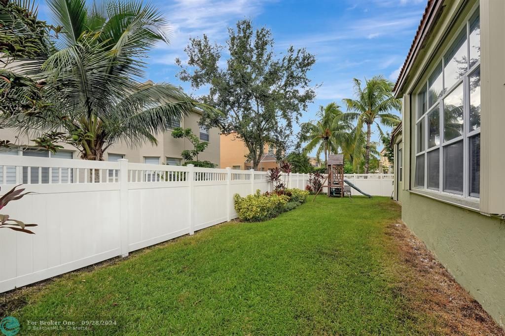 Active With Contract: $769,000 (4 beds, 2 baths, 2469 Square Feet)