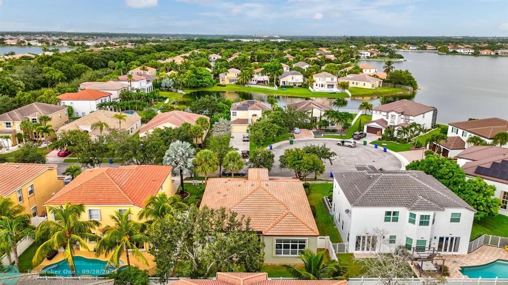 Active With Contract: $769,000 (4 beds, 2 baths, 2469 Square Feet)