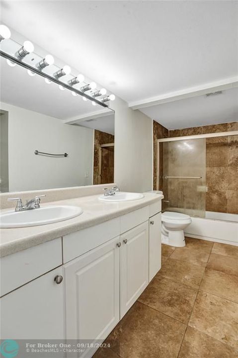 Active With Contract: $1,950 (2 beds, 2 baths, 1096 Square Feet)