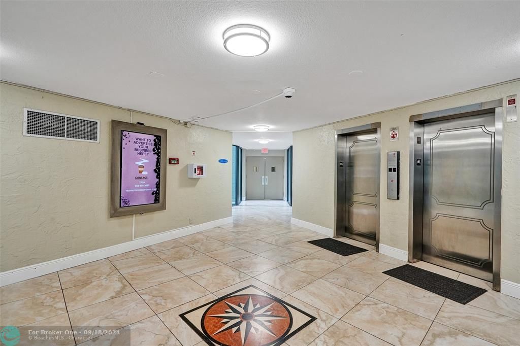 Active With Contract: $1,950 (2 beds, 2 baths, 1096 Square Feet)