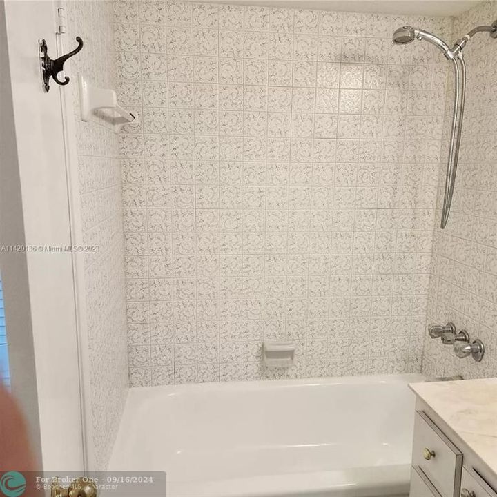 En Venta: $350,000 (2 camas, 2 baños, 1220 Pies cuadrados)