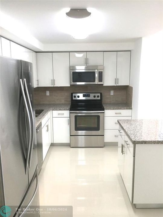 For Rent: $4,250 (3 beds, 2 baths, 1665 Square Feet)