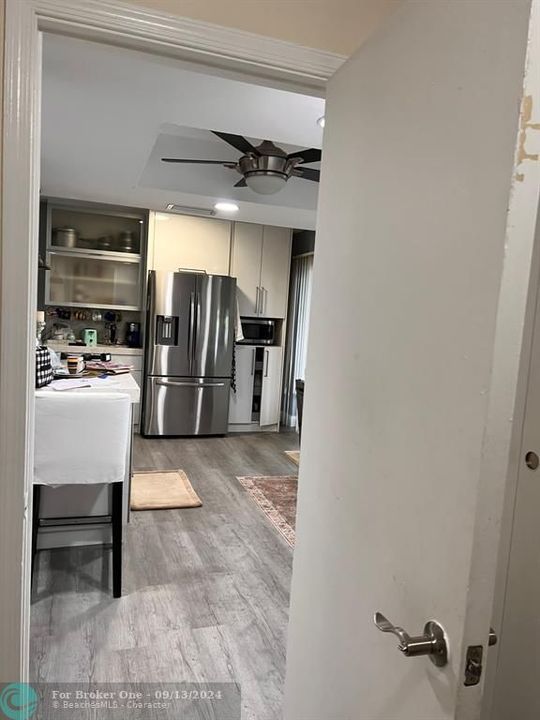 For Rent: $2,400 (2 beds, 1 baths, 861 Square Feet)