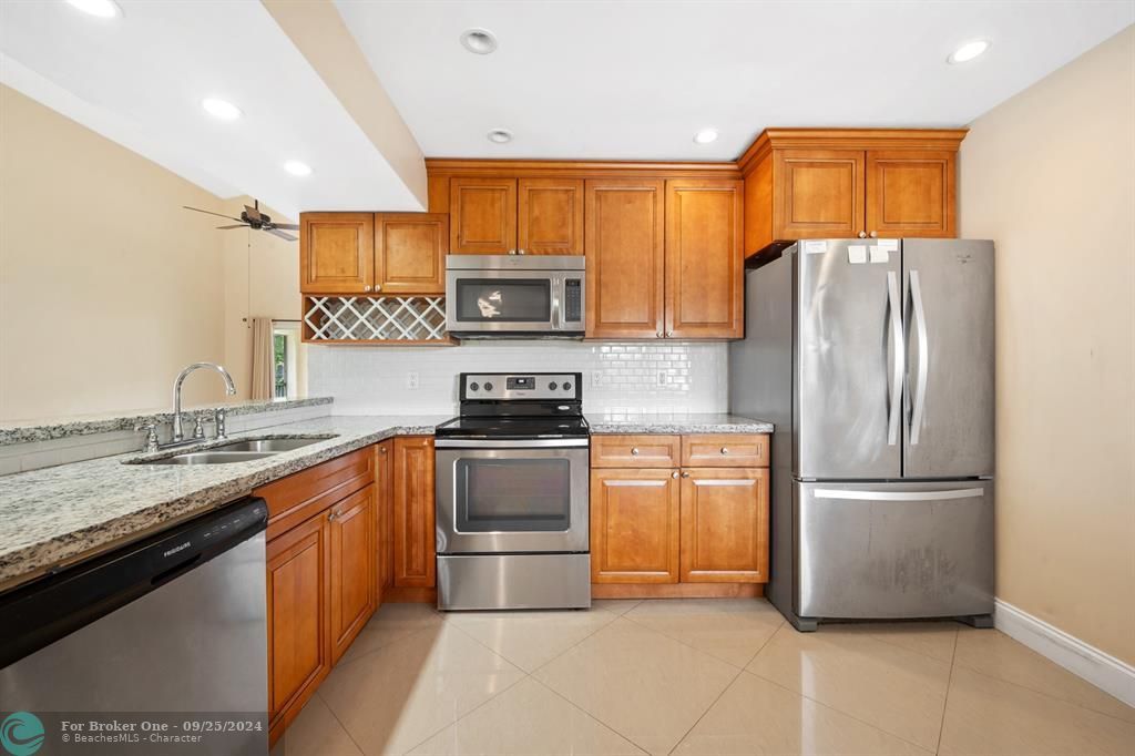 Active With Contract: $2,500 (3 beds, 2 baths, 1510 Square Feet)